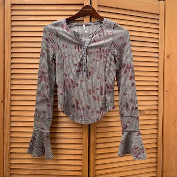 Free People Bell Sleeve Long Sleeve size XS - Picture 1 of 6